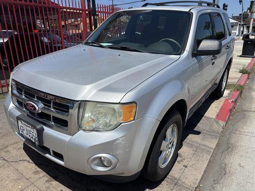 Ingot Silver Metallic 2011 Ford Escape XLT