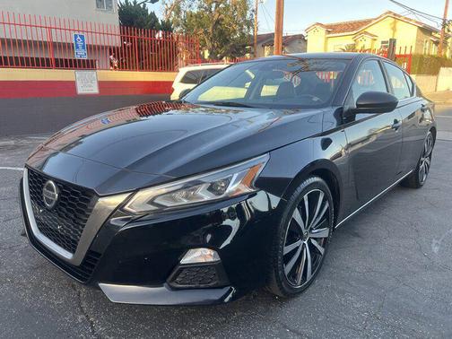 2020 Nissan Altima SR FWD