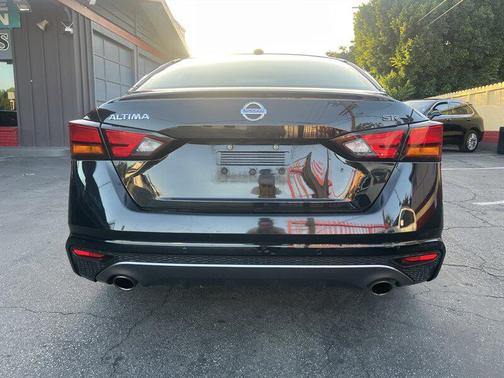 2020 Nissan Altima SR FWD