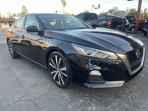 2020 Nissan Altima SR FWD