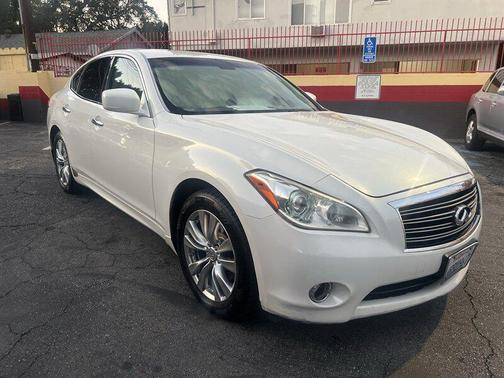 2011 INFINITI M37 Base