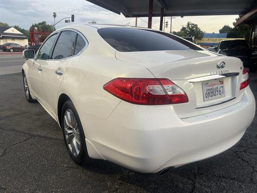 2011 INFINITI M37 Base