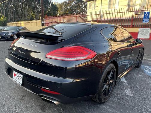 2014 Porsche Panamera 4