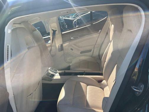 2014 Porsche Panamera 4