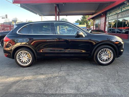 2012 Porsche Cayenne Turbo