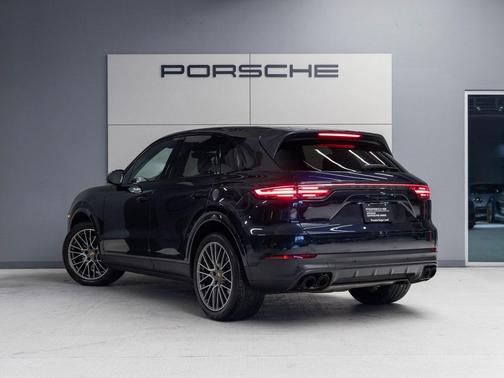 2023 Porsche Cayenne Platinum Edition