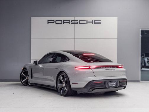 2021 Porsche Taycan Turbo S