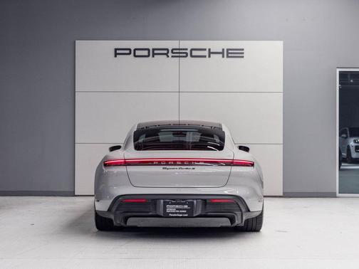 2021 Porsche Taycan Turbo S