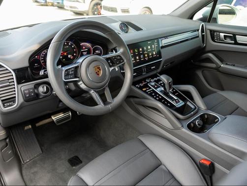 2023 Porsche Cayenne Platinum Edition