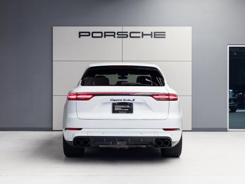 White 2020 Porsche Cayenne Cayenne
