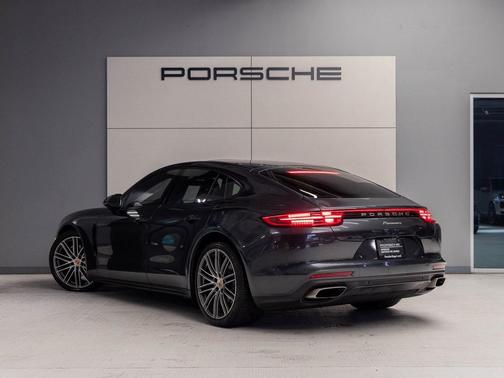 2019 Porsche Panamera 4