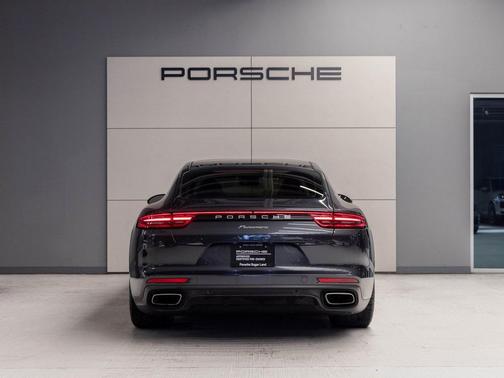 2019 Porsche Panamera 4