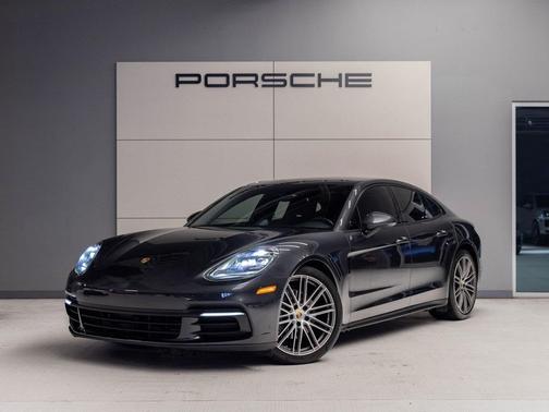 2019 Porsche Panamera 4