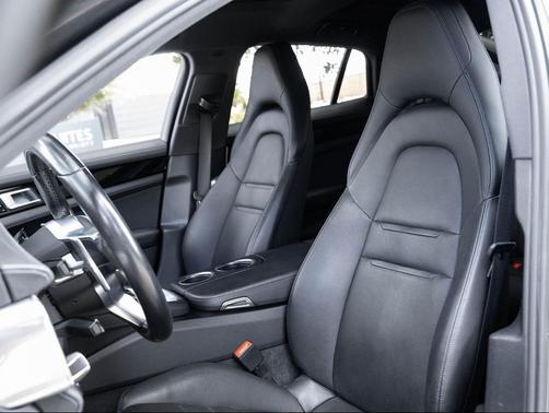 2019 Porsche Panamera 4