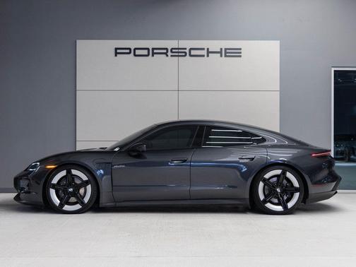 2025 Porsche Taycan 