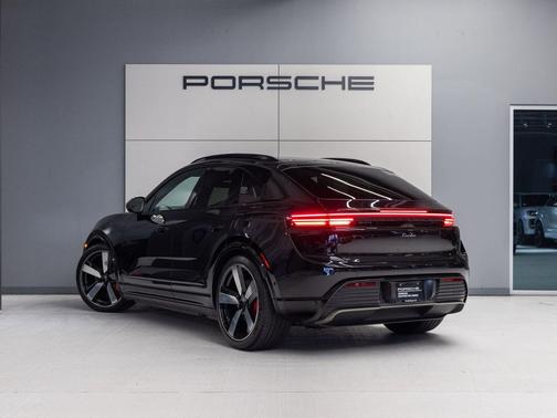 Jet Black Metallic 2025 Porsche Macan Macan Electric Turbo