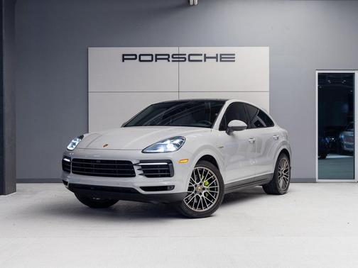 2023 Porsche Cayenne Platinum Edition