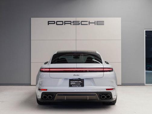 2025 Porsche Panamera Turbo