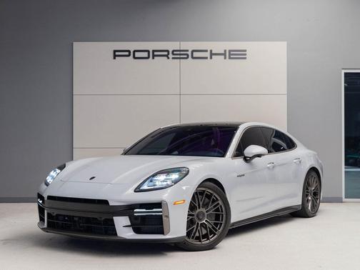 2025 Porsche Panamera Turbo