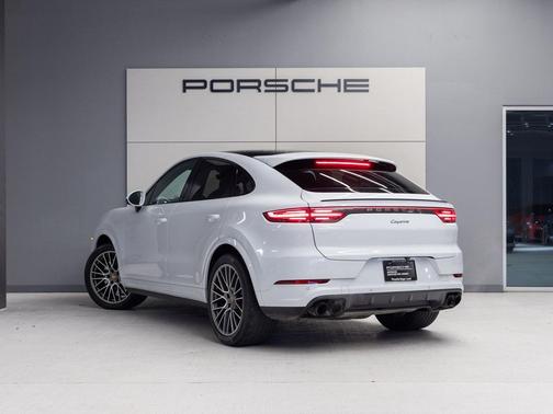 2023 Porsche Cayenne Platinum Edition
