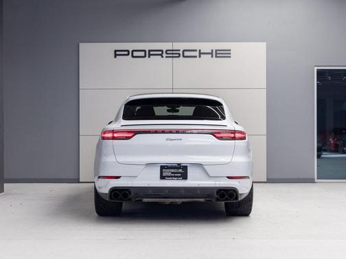 2023 Porsche Cayenne Platinum Edition