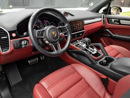 Black 2023 Porsche Cayenne Platinum Edition