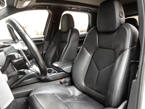 Carrara White Metallic 2016 Porsche Cayenne Cayenne