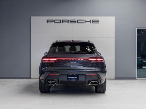 2026 Porsche Macan 