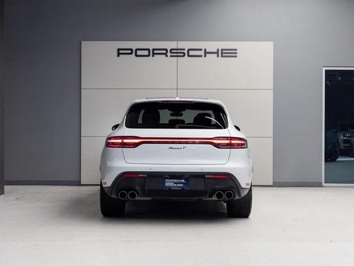2023 Porsche Macan T