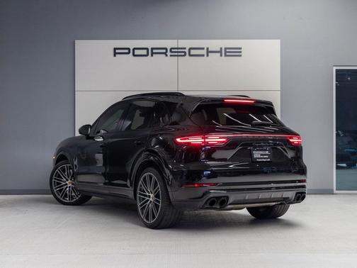 2021 Porsche Cayenne Turbo