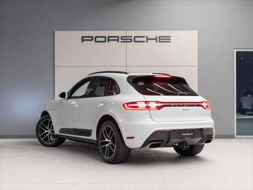 2022 Porsche Macan Base