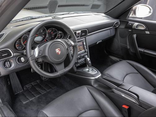 2012 Porsche 911 Carrera 4 GTS