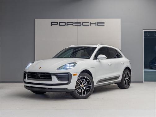 2025 Porsche Macan Base