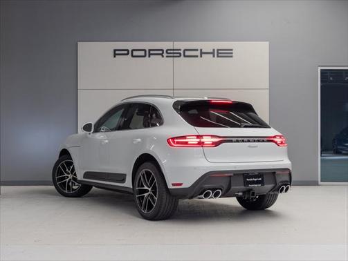 2025 Porsche Macan Base