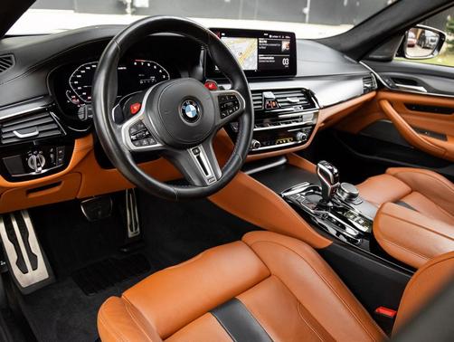 Marina Bay Blue Metallic 2022 BMW M5 Base