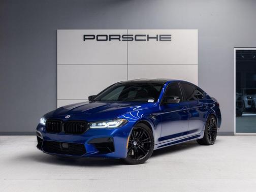 Marina Bay Blue Metallic 2022 BMW M5 Base