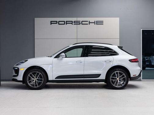 Carrara White 2026 Porsche Macan Macan