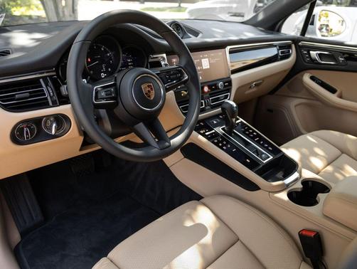 Carrara White 2026 Porsche Macan Macan