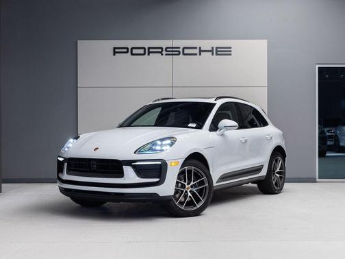 Carrara White 2026 Porsche Macan Macan