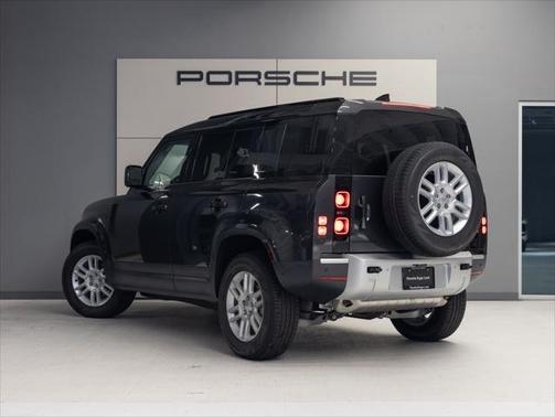 2025 Land Rover Defender 110 P300