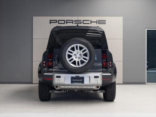 2025 Land Rover Defender 110 P300