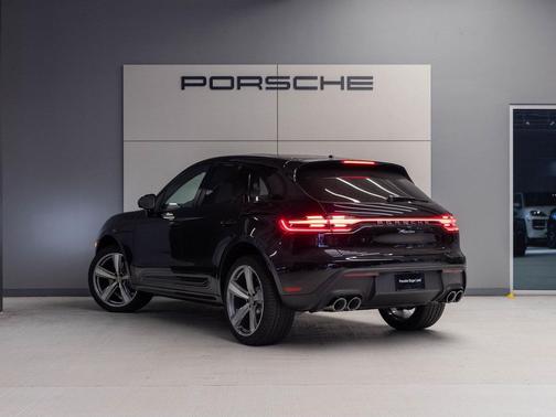 2026 Porsche Macan 