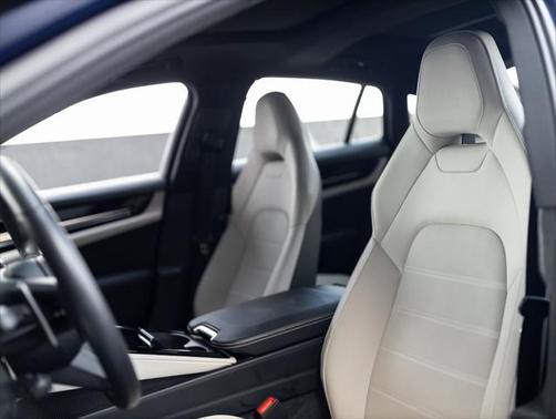 2024 Porsche Panamera 4