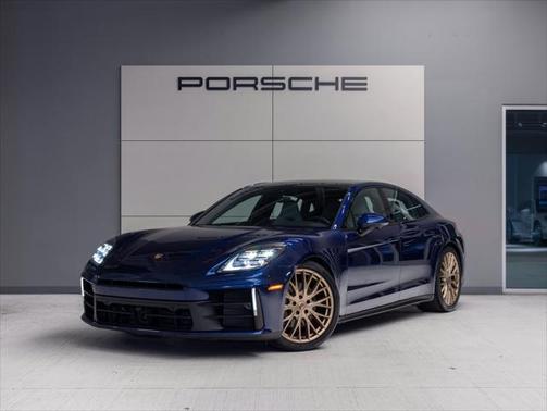 2024 Porsche Panamera 4