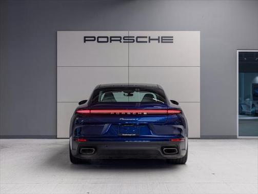 2024 Porsche Panamera 4