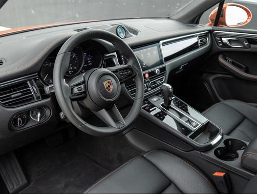 2025 Porsche Macan 