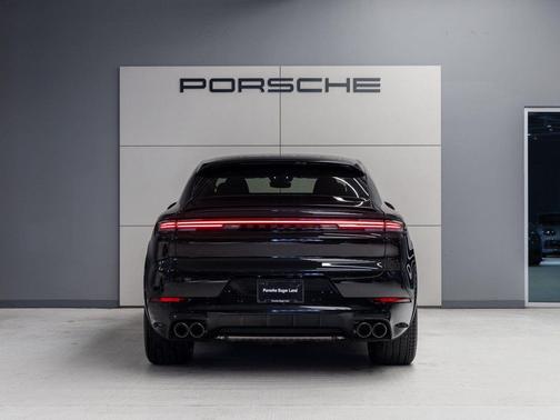 2026 Porsche Cayenne GTS