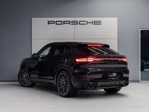 2026 Porsche Cayenne GTS