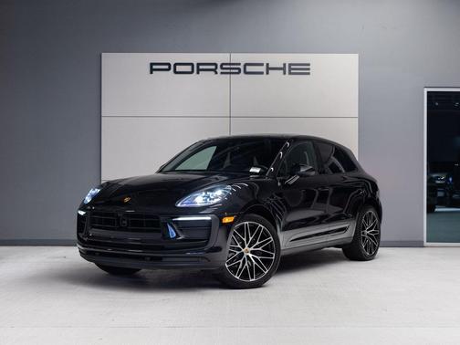 Jet Black Metallic 2023 Porsche Macan Macan