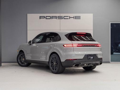 2025 Porsche Cayenne Base